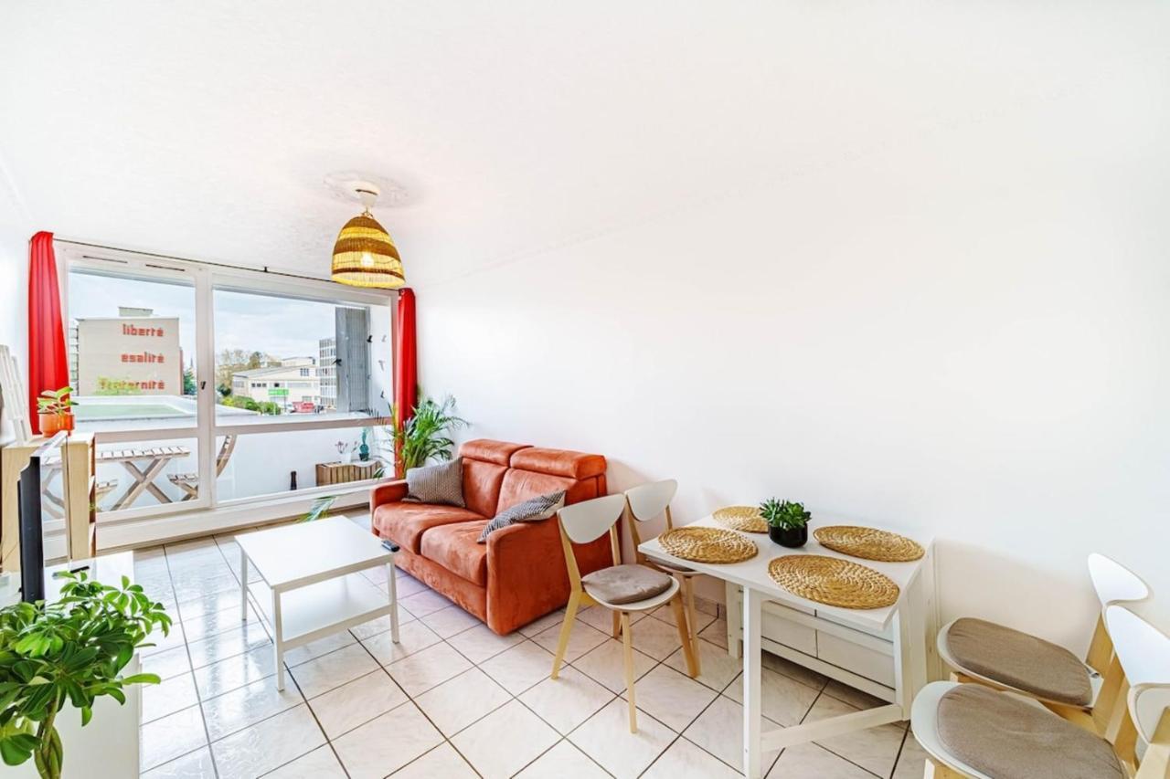 Atypical Apartment With Balcony & Interior Stairs Villeurbanne Bagian luar foto