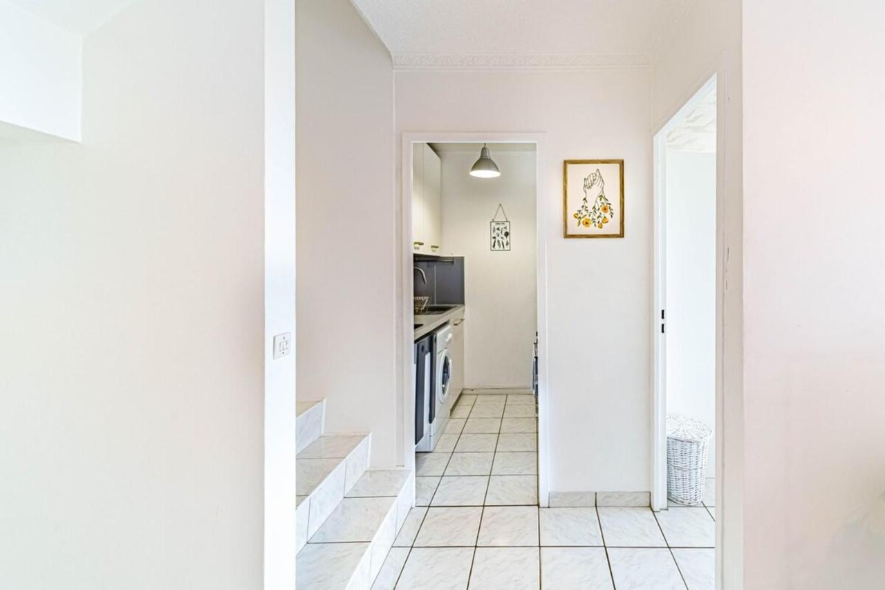 Atypical Apartment With Balcony & Interior Stairs Villeurbanne Bagian luar foto