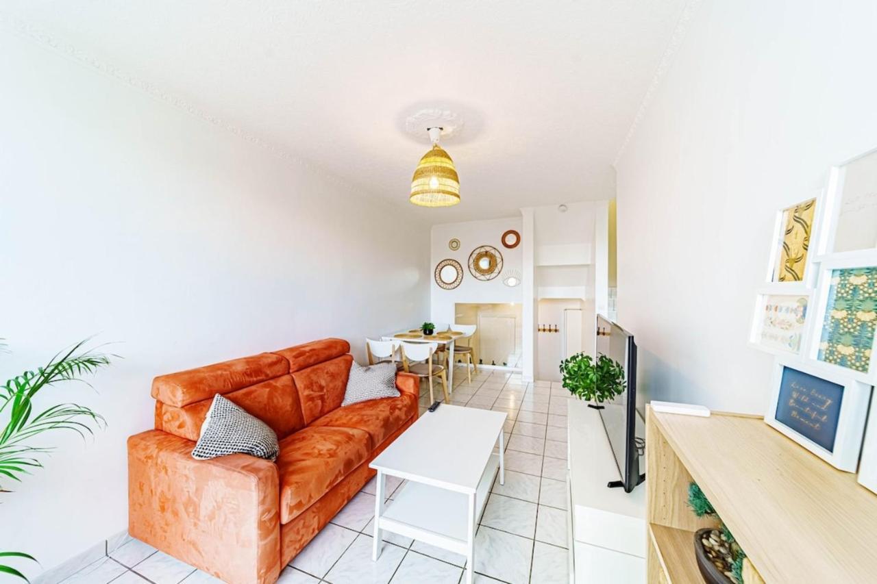 Atypical Apartment With Balcony & Interior Stairs Villeurbanne Bagian luar foto